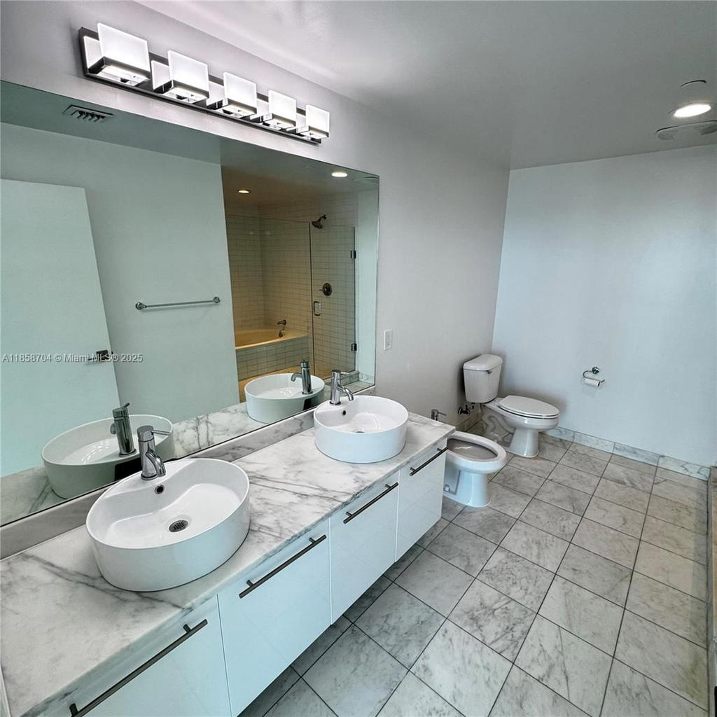 Real estate property located at 888 Biscayne Blvd #2012, Miami-dade, Marinablue Condo, Miami, FL