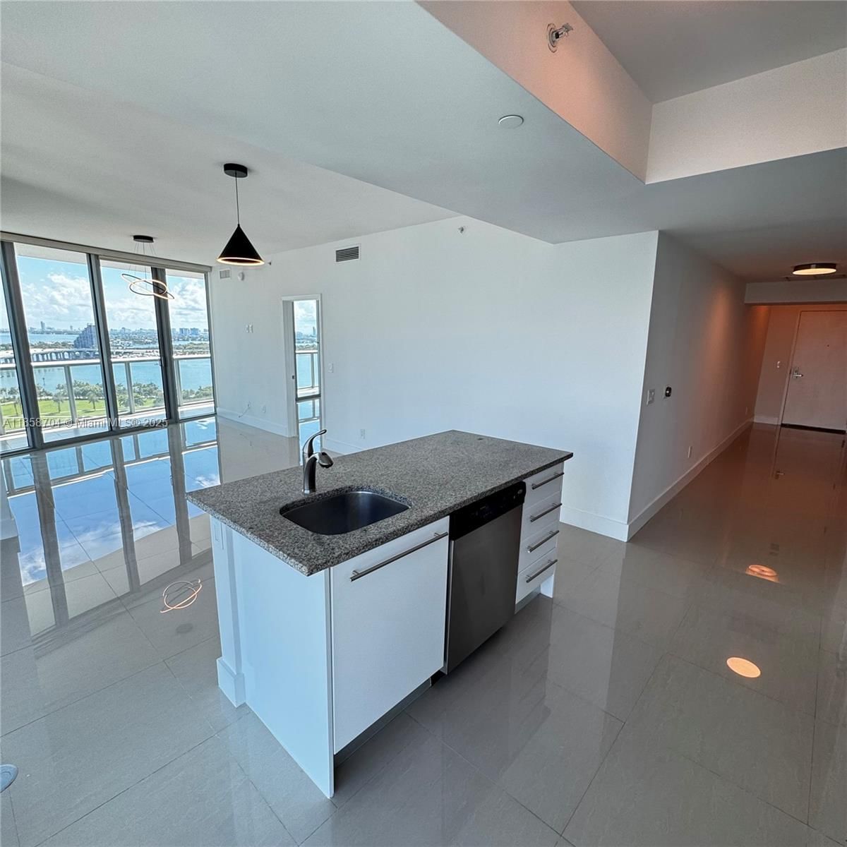 Real estate property located at 888 Biscayne Blvd #2012, Miami-dade, Marinablue Condo, Miami, FL