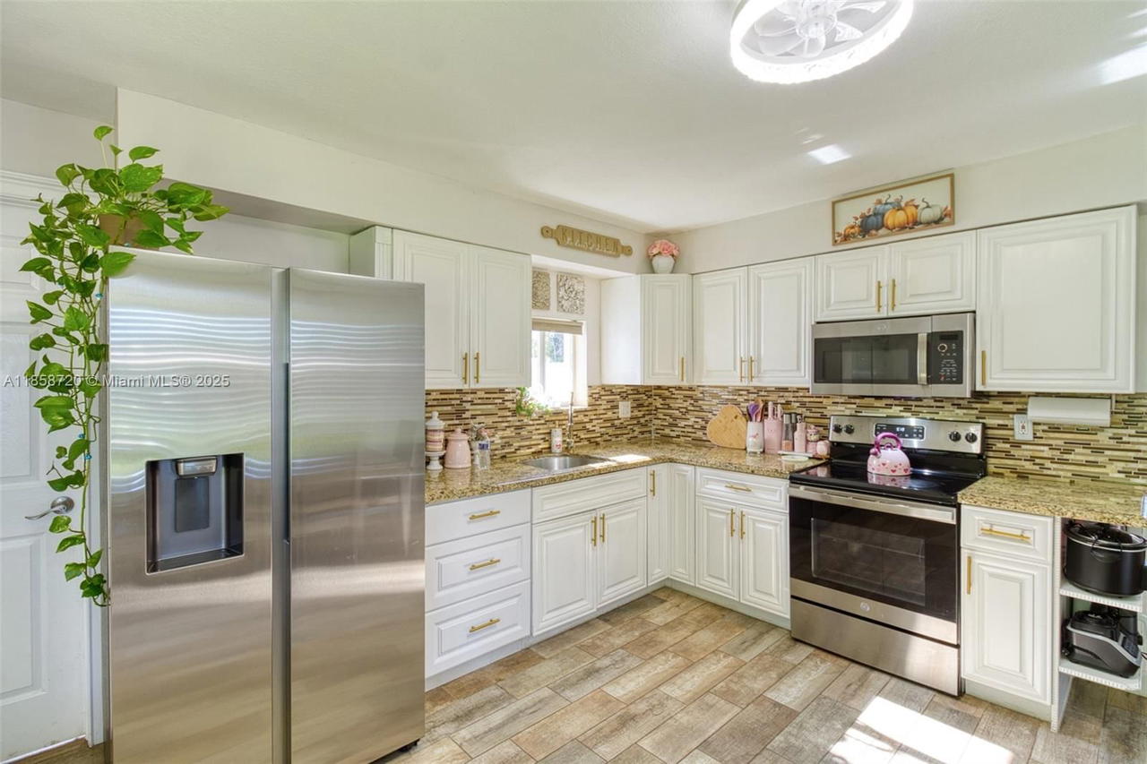 Real estate property located at 9452 51st Ct, Broward, Summertime Isles 1st Add, Cooper City, FL