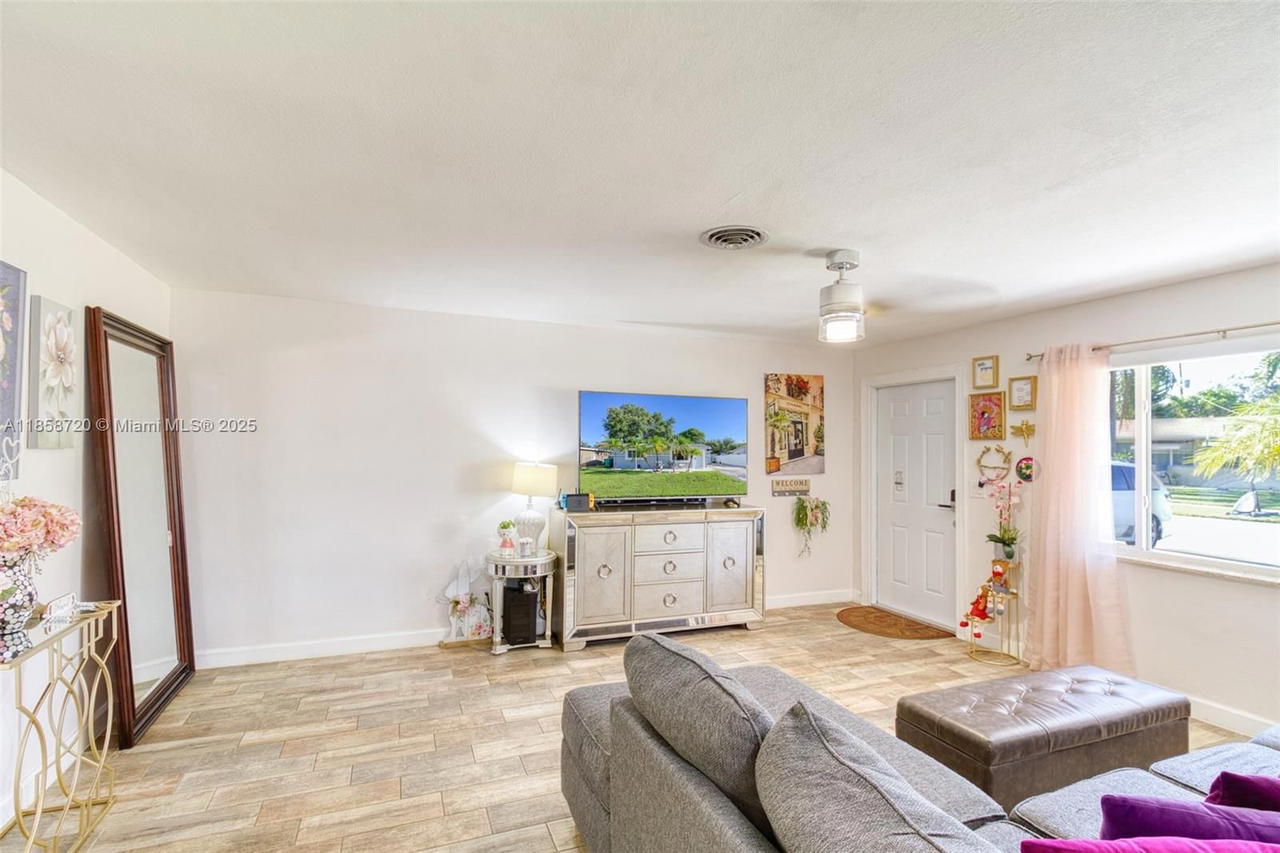 Real estate property located at 9452 51st Ct, Broward, Summertime Isles 1st Add, Cooper City, FL