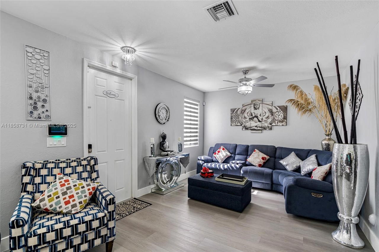 Real estate property located at 27356 142nd Ct, Miami-dade, Mandarin Lakes, Homestead, FL
