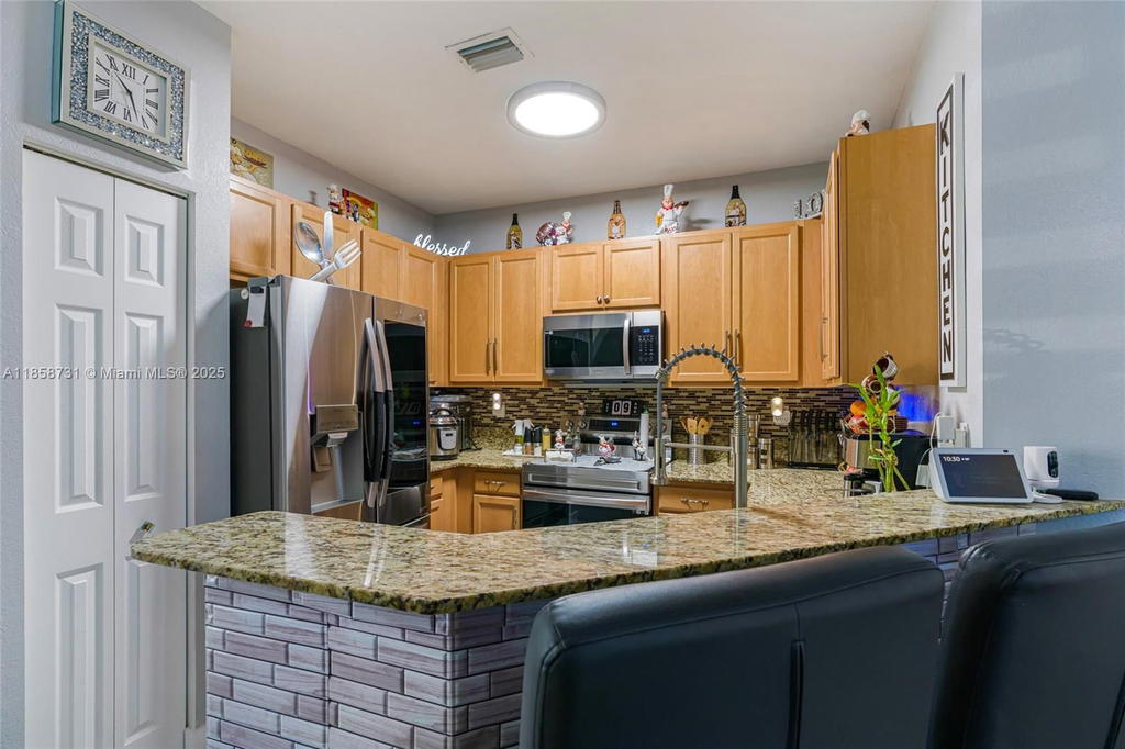 Real estate property located at 27356 142nd Ct, Miami-dade, Mandarin Lakes, Homestead, FL