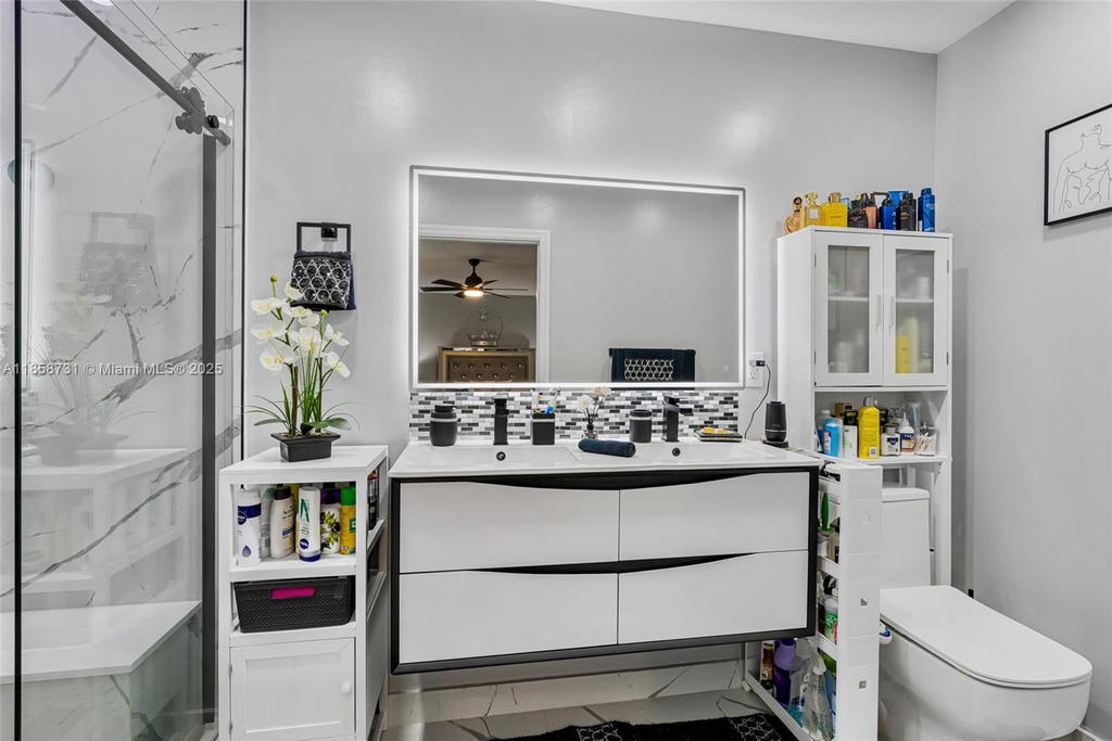 Real estate property located at 27356 142nd Ct, Miami-dade, Mandarin Lakes, Homestead, FL