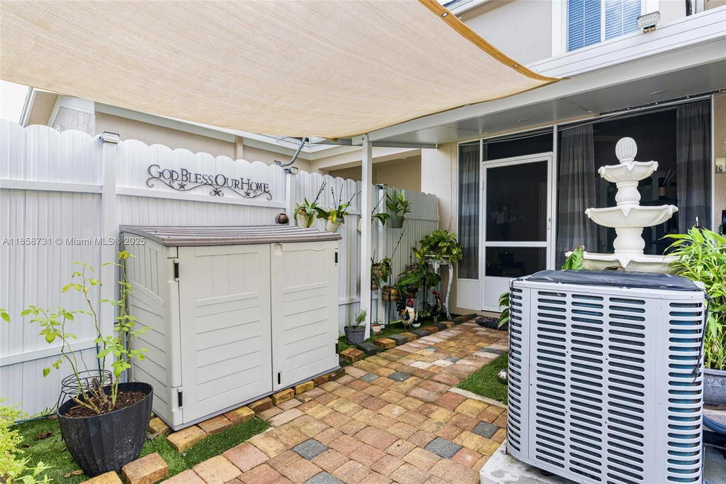 Real estate property located at 27356 142nd Ct, Miami-dade, Mandarin Lakes, Homestead, FL