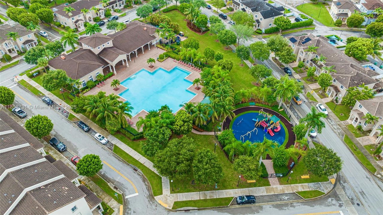 Real estate property located at 27356 142nd Ct, Miami-dade, Mandarin Lakes, Homestead, FL