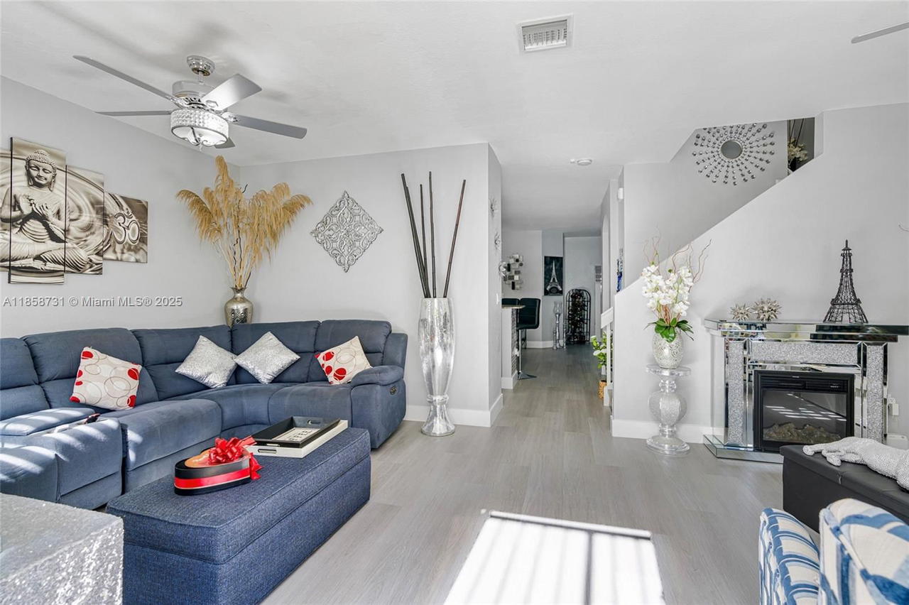 Real estate property located at 27356 142nd Ct, Miami-dade, Mandarin Lakes, Homestead, FL