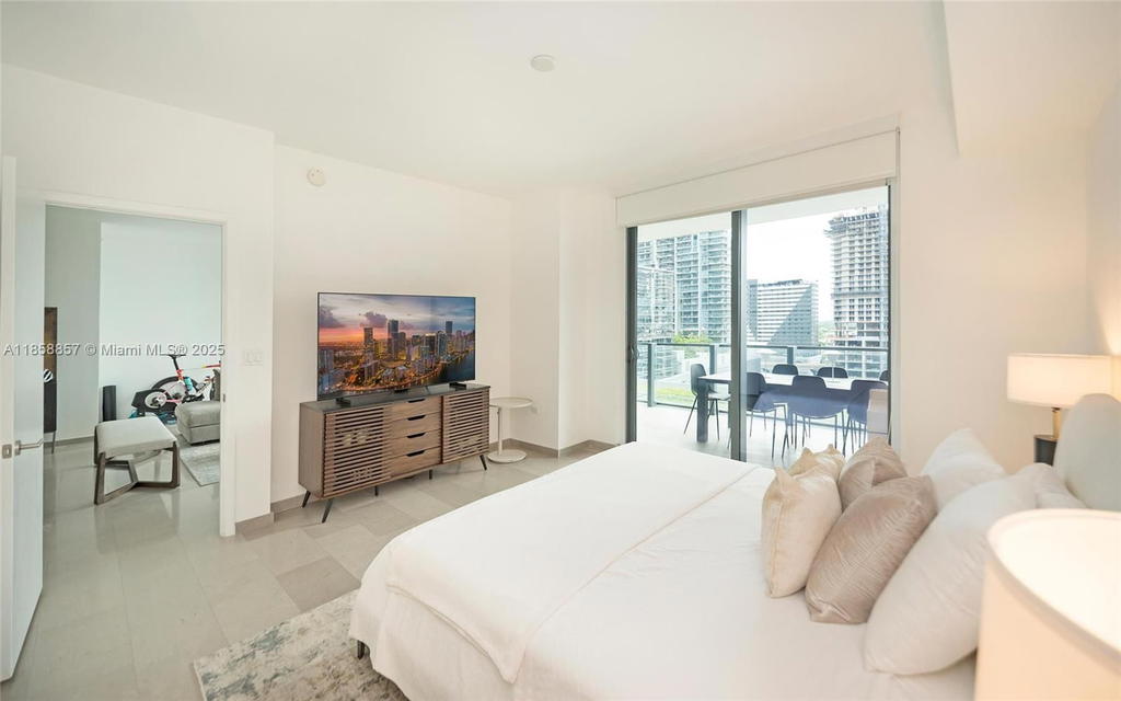 Real estate property located at 68 6th St #1008, Miami-dade, Reach Condo, Miami, FL