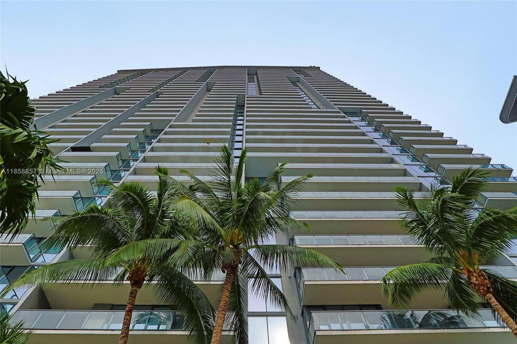 Real estate property located at 68 6th St #1008, Miami-dade, Reach Condo, Miami, FL
