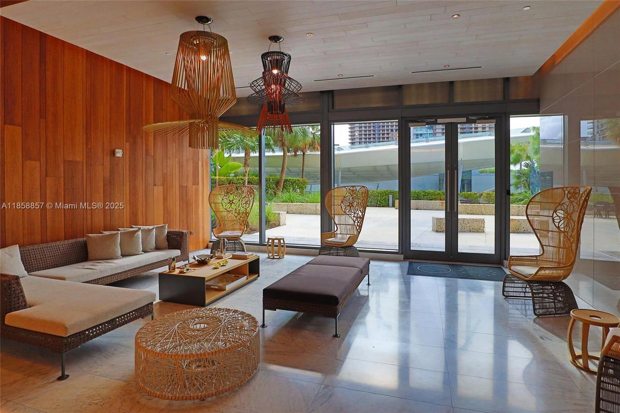 Real estate property located at 68 6th St #1008, Miami-dade, Reach Condo, Miami, FL