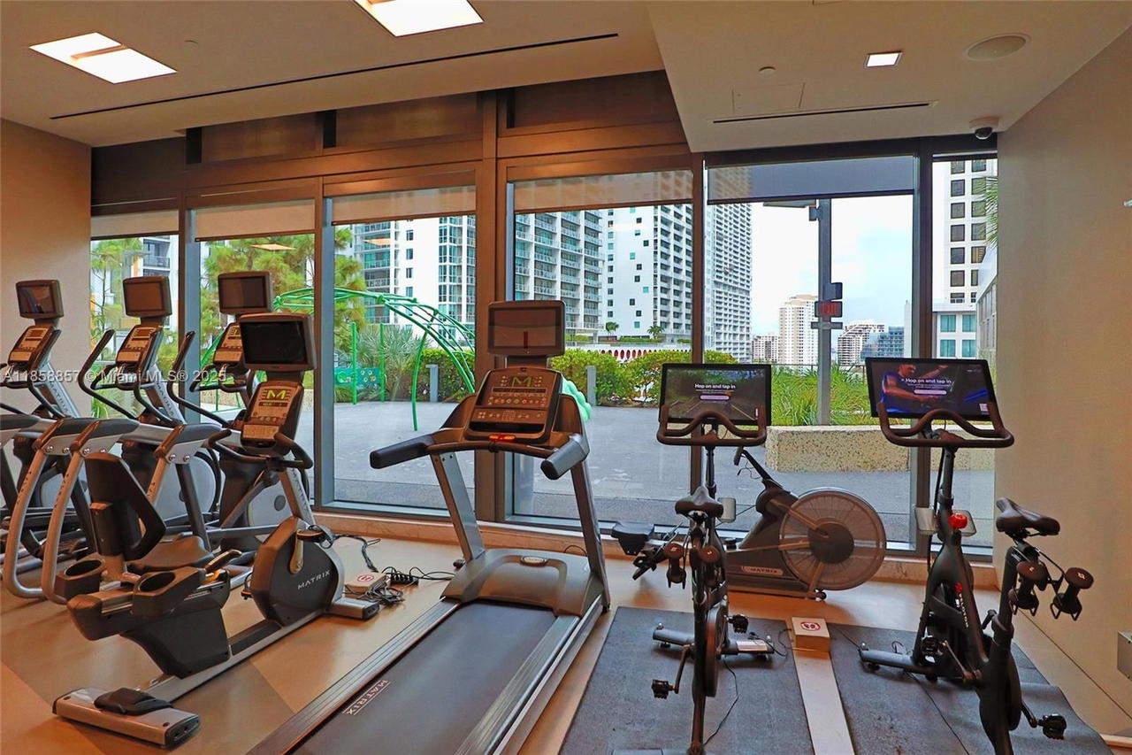 Real estate property located at 68 6th St #1008, Miami-dade, Reach Condo, Miami, FL