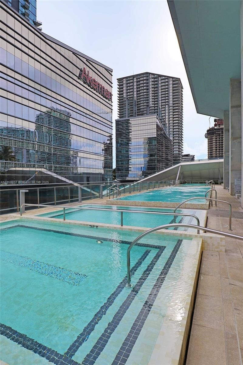 Real estate property located at 68 6th St #1008, Miami-dade, Reach Condo, Miami, FL