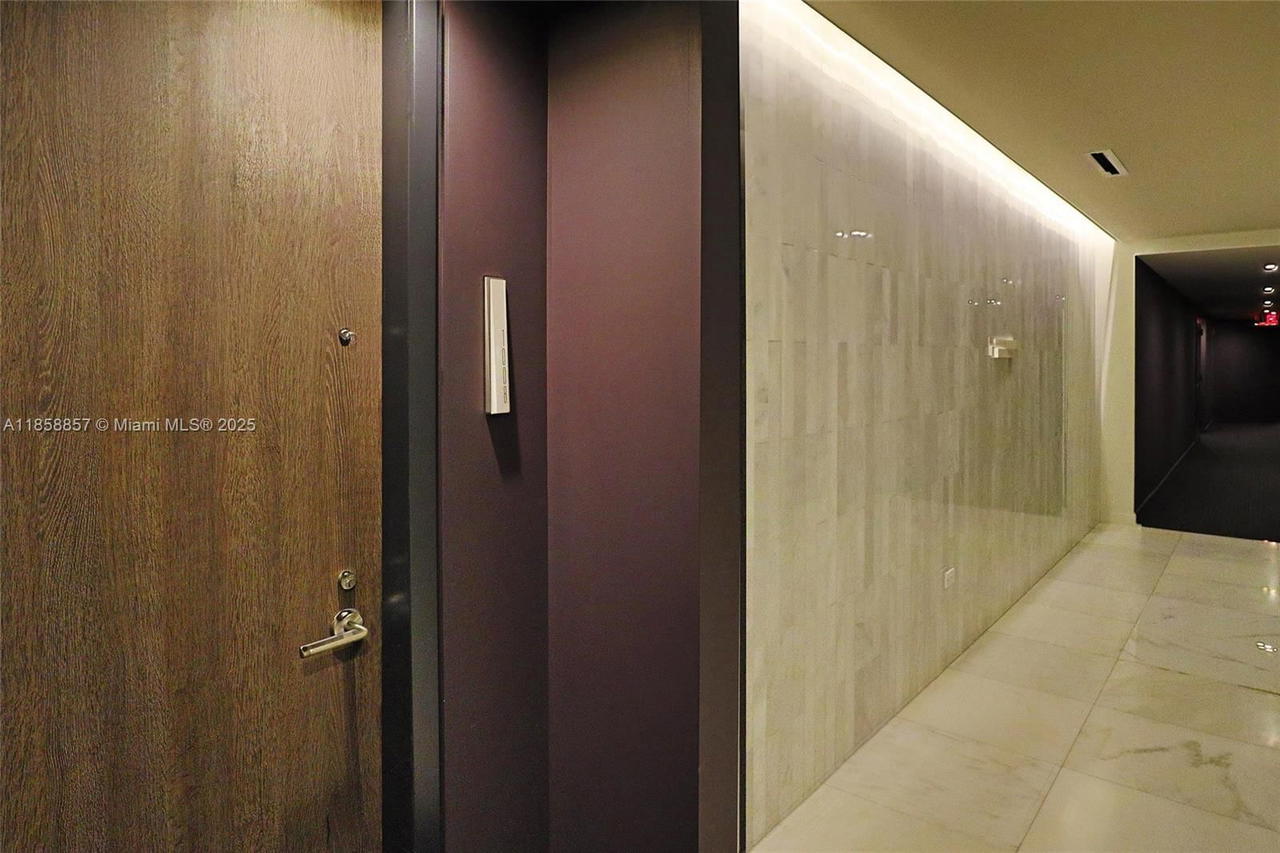 Real estate property located at 68 6th St #1008, Miami-dade, Reach Condo, Miami, FL