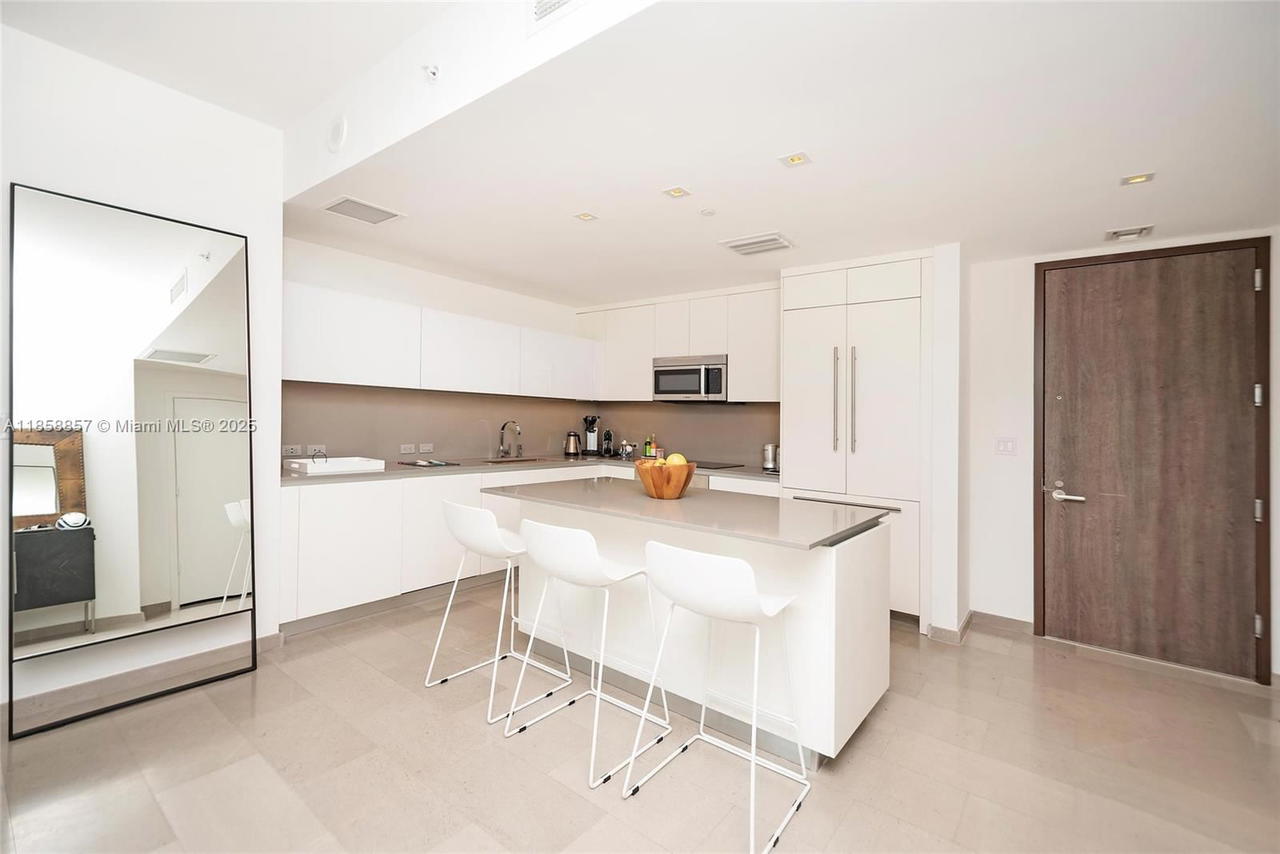Real estate property located at 68 6th St #1008, Miami-dade, Reach Condo, Miami, FL