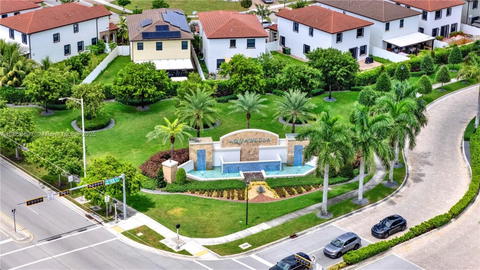 Real estate property located at 10480 33rd Ln, Miami-dade, Aquabella Section Two, Hialeah, FL
