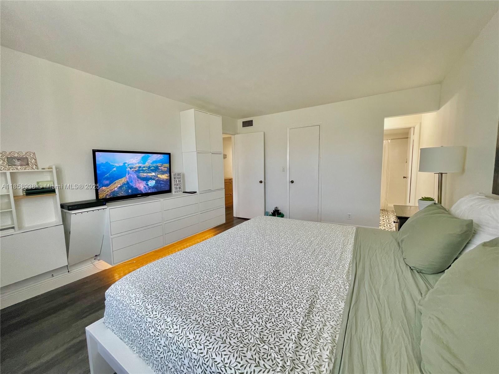 Real estate property located at 9355 8th St #416, Palm Beach, Isle Of Sandalfoot Condo, Boca Raton, FL