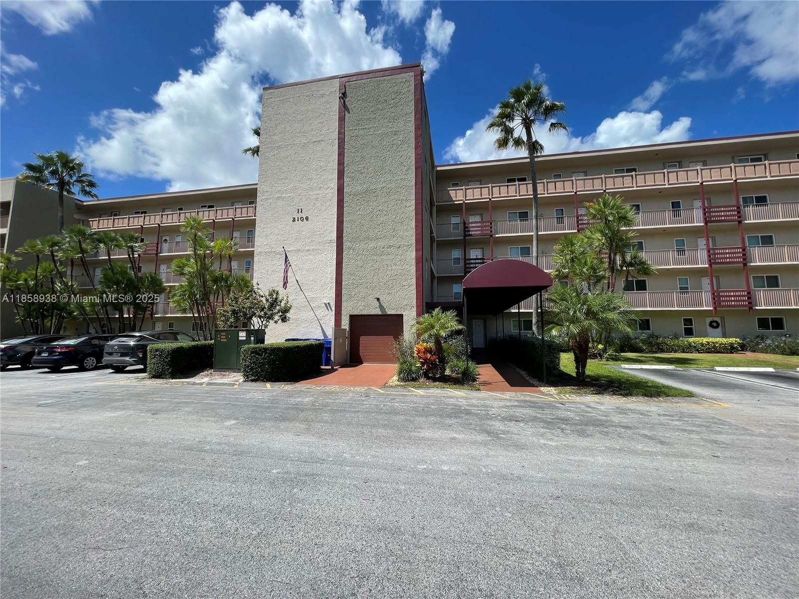 Real estate property located at 9355 8th St #416, Palm Beach, Isle Of Sandalfoot Condo, Boca Raton, FL