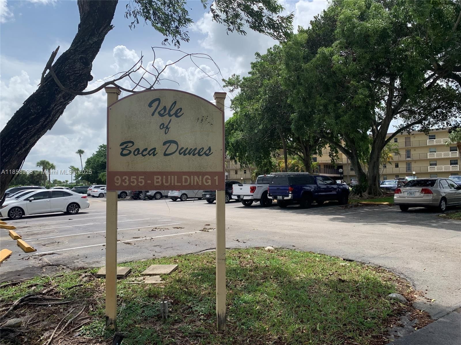 Real estate property located at 9355 8th St #416, Palm Beach, Isle Of Sandalfoot Condo, Boca Raton, FL