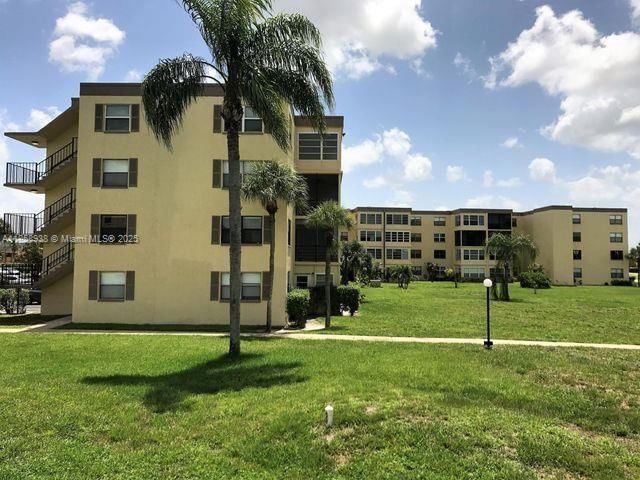 Real estate property located at 9355 8th St #416, Palm Beach, Isle Of Sandalfoot Condo, Boca Raton, FL