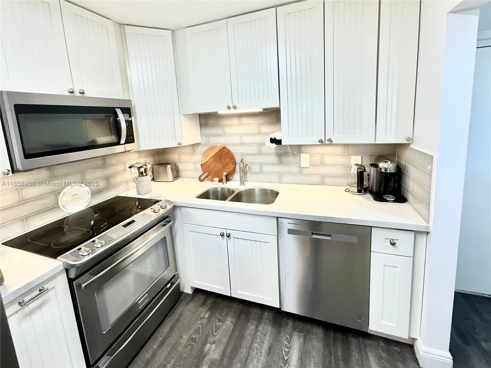 Real estate property located at 9355 8th St #416, Palm Beach, Isle Of Sandalfoot Condo, Boca Raton, FL