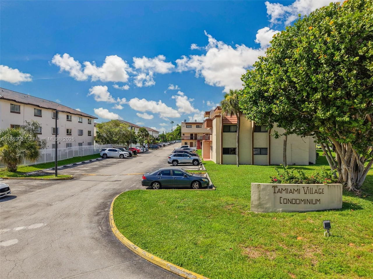 Real estate property located at 1001 105th Ave #103, Miami-dade, Tamiami Village Condo, Miami, FL