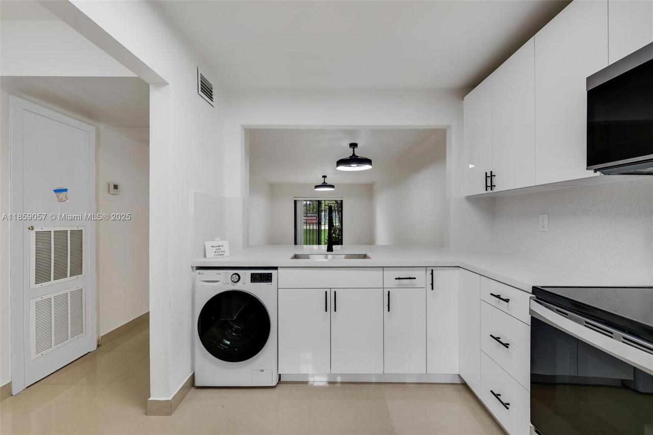 Real estate property located at 1001 105th Ave #103, Miami-dade, Tamiami Village Condo, Miami, FL