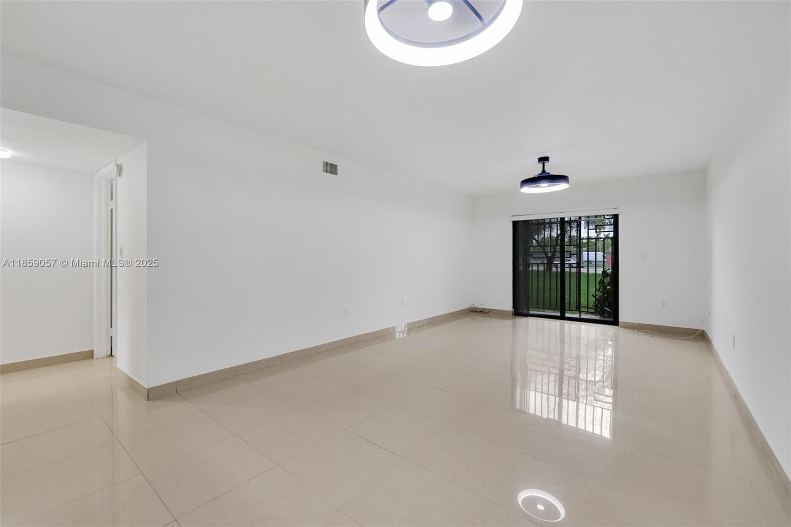 Real estate property located at 1001 105th Ave #103, Miami-dade, Tamiami Village Condo, Miami, FL