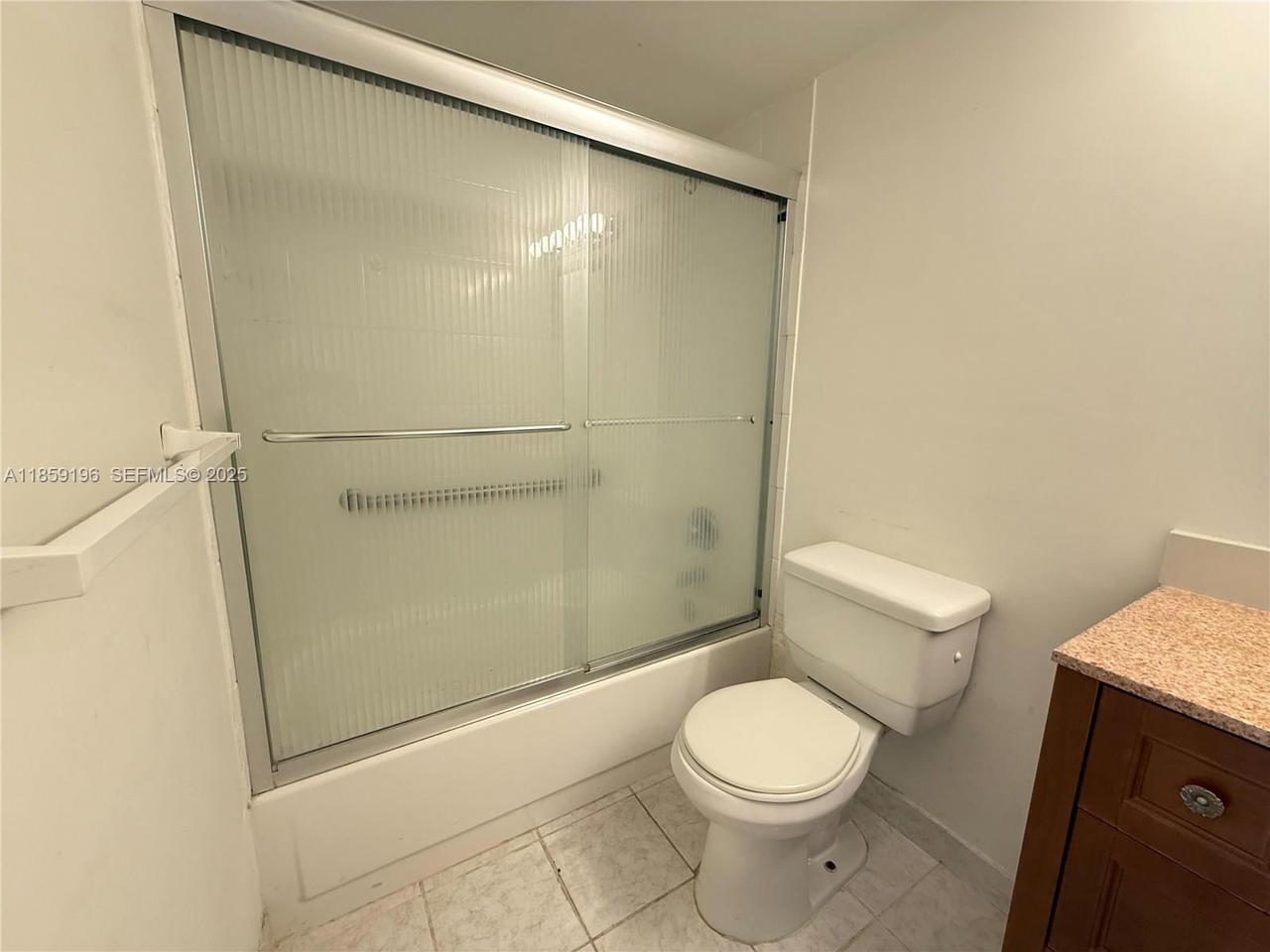 Real estate property located at 800 Parkview Dr #405, Broward, Oceanview Park Condo, Hallandale Beach, FL