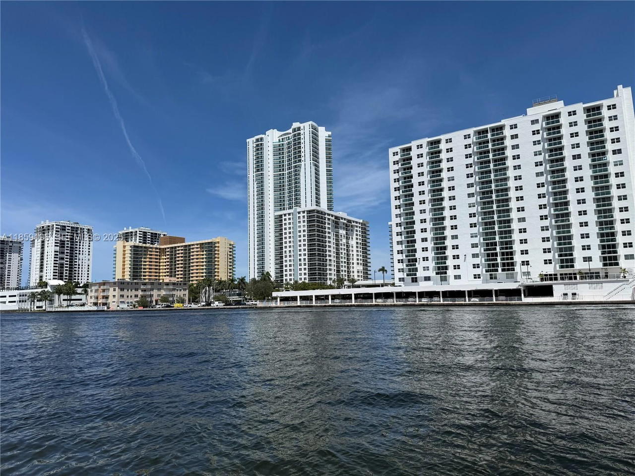 Real estate property located at 800 Parkview Dr #405, Broward, Oceanview Park Condo, Hallandale Beach, FL