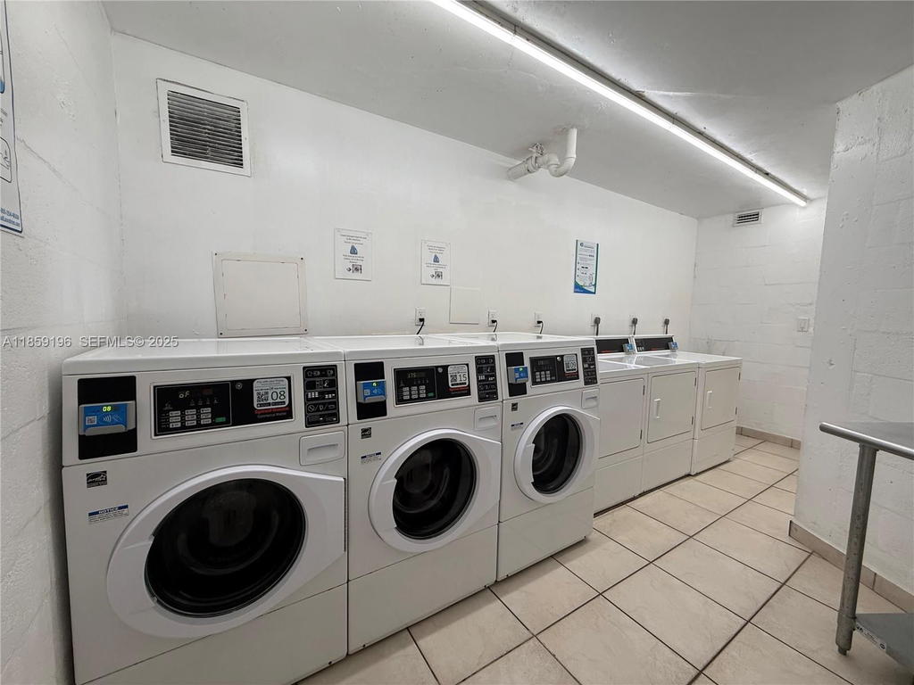 Real estate property located at 800 Parkview Dr #405, Broward, Oceanview Park Condo, Hallandale Beach, FL