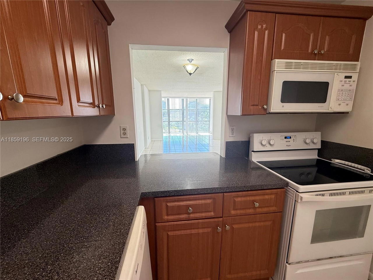 Real estate property located at 800 Parkview Dr #405, Broward, Oceanview Park Condo, Hallandale Beach, FL