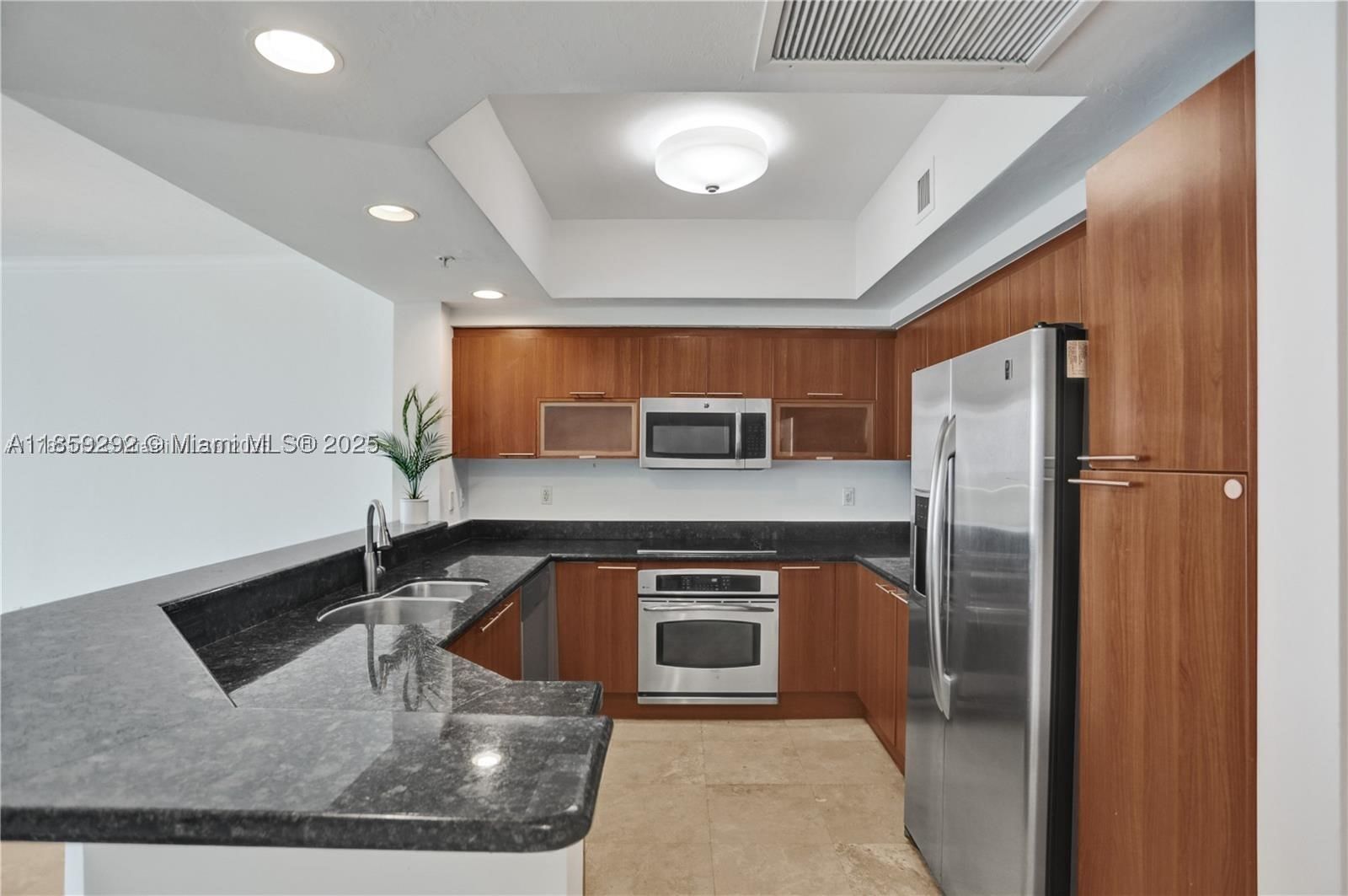 Real estate property located at 15051 Royal Oaks Ln #2603, Miami-dade, The Oaks I Condo, North Miami, FL