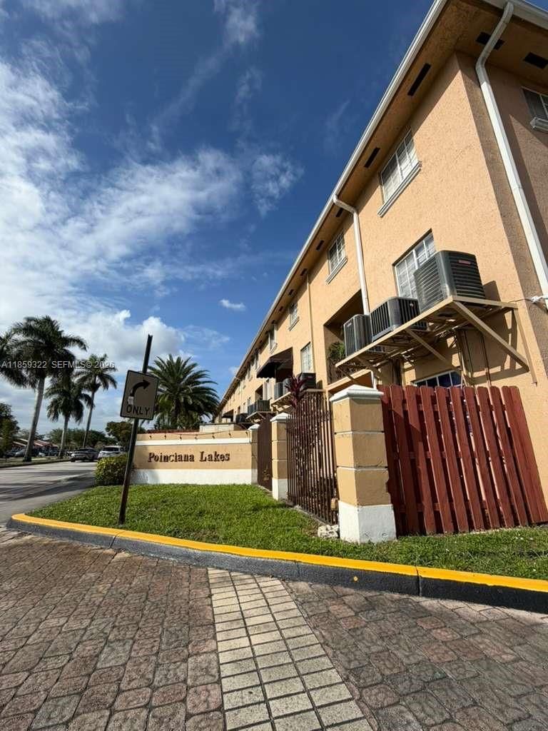 Real estate property located at 17415 75th Pl #103, Miami-dade, Poinciana Lakes Villas Co, Hialeah, FL