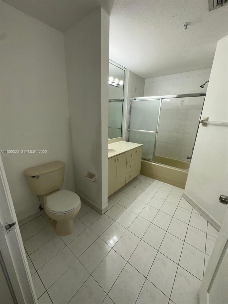 Real estate property located at 17415 75th Pl #103, Miami-dade, Poinciana Lakes Villas Co, Hialeah, FL