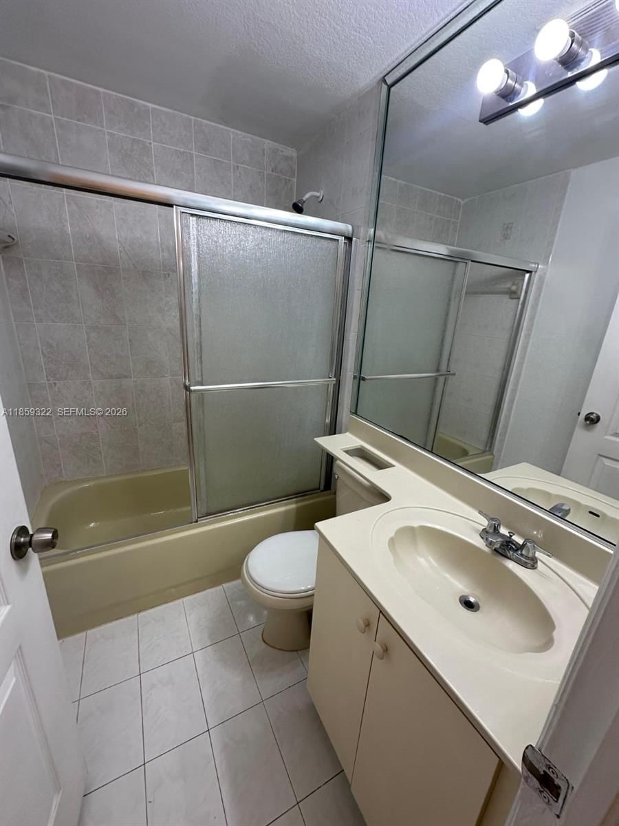 Real estate property located at 17415 75th Pl #103, Miami-dade, Poinciana Lakes Villas Co, Hialeah, FL