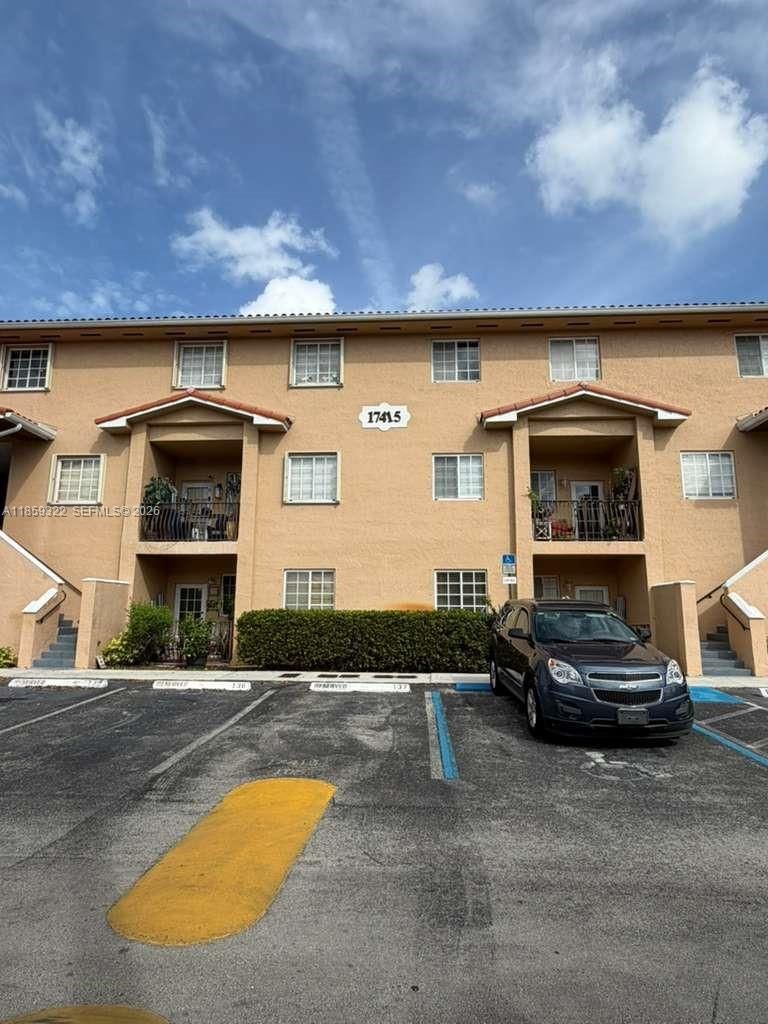 Real estate property located at 17415 75th Pl #103, Miami-dade, Poinciana Lakes Villas Co, Hialeah, FL