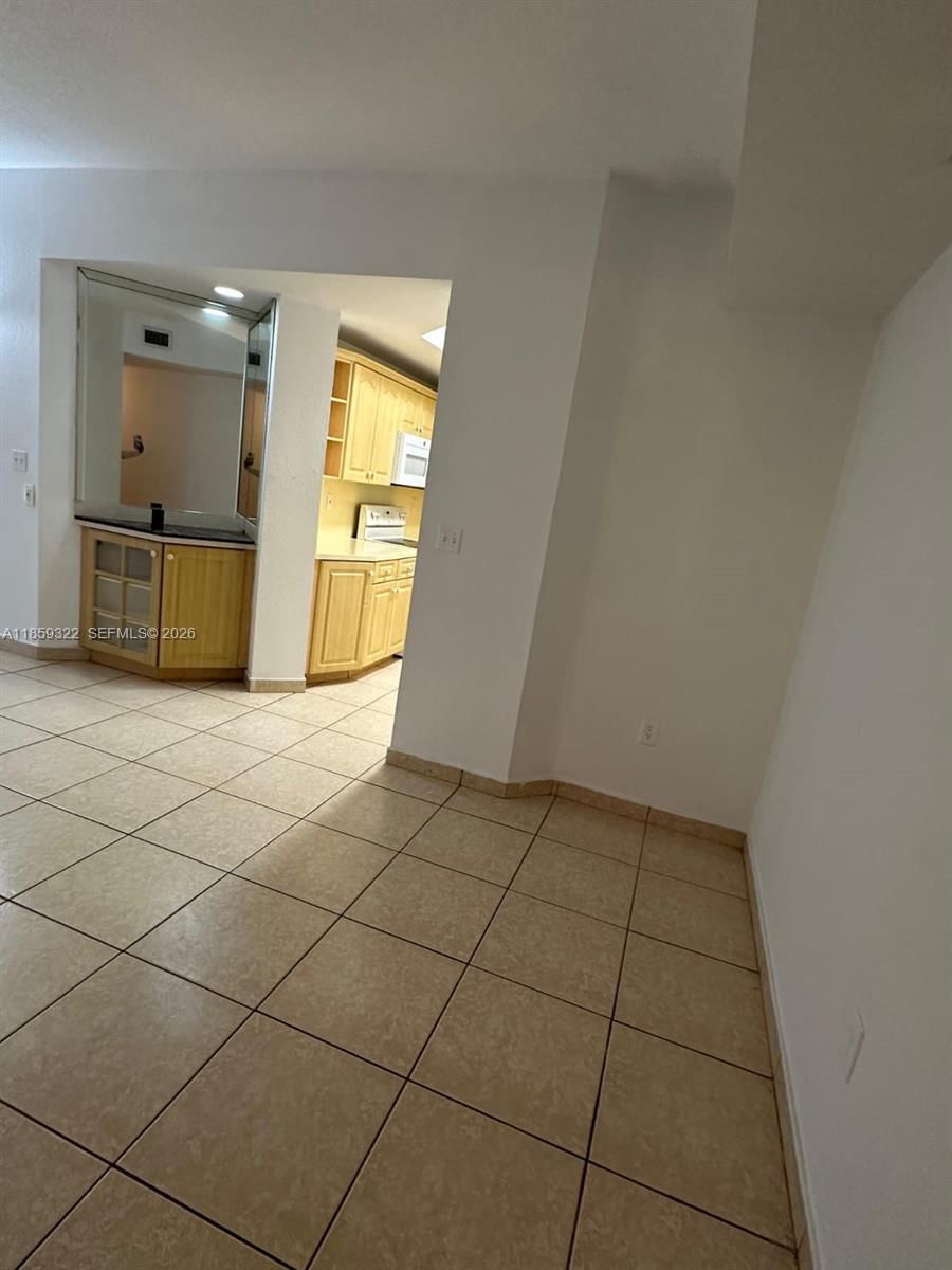 Real estate property located at 17415 75th Pl #103, Miami-dade, Poinciana Lakes Villas Co, Hialeah, FL