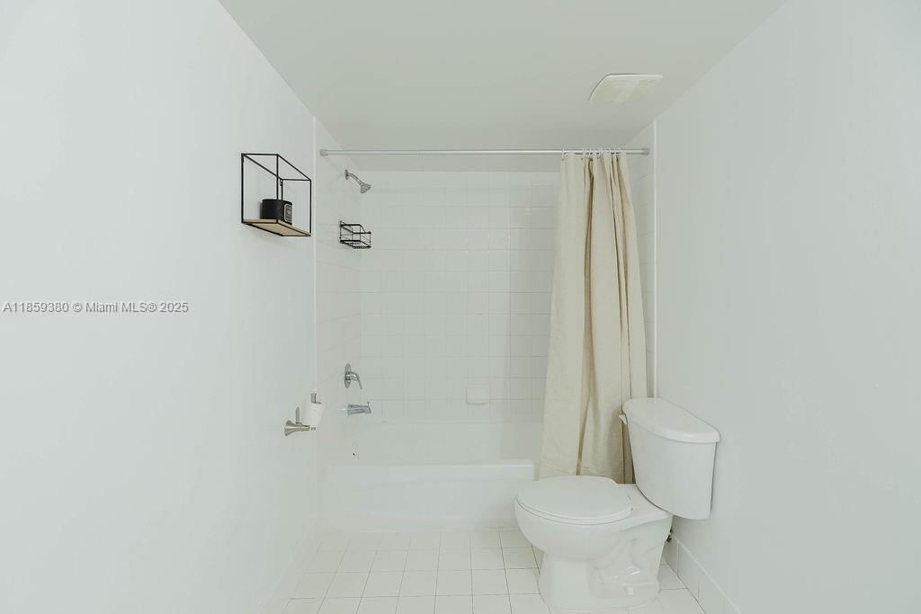 Real estate property located at 60 37th Ave #405, Miami-dade, Douglas Place Condo, Miami, FL
