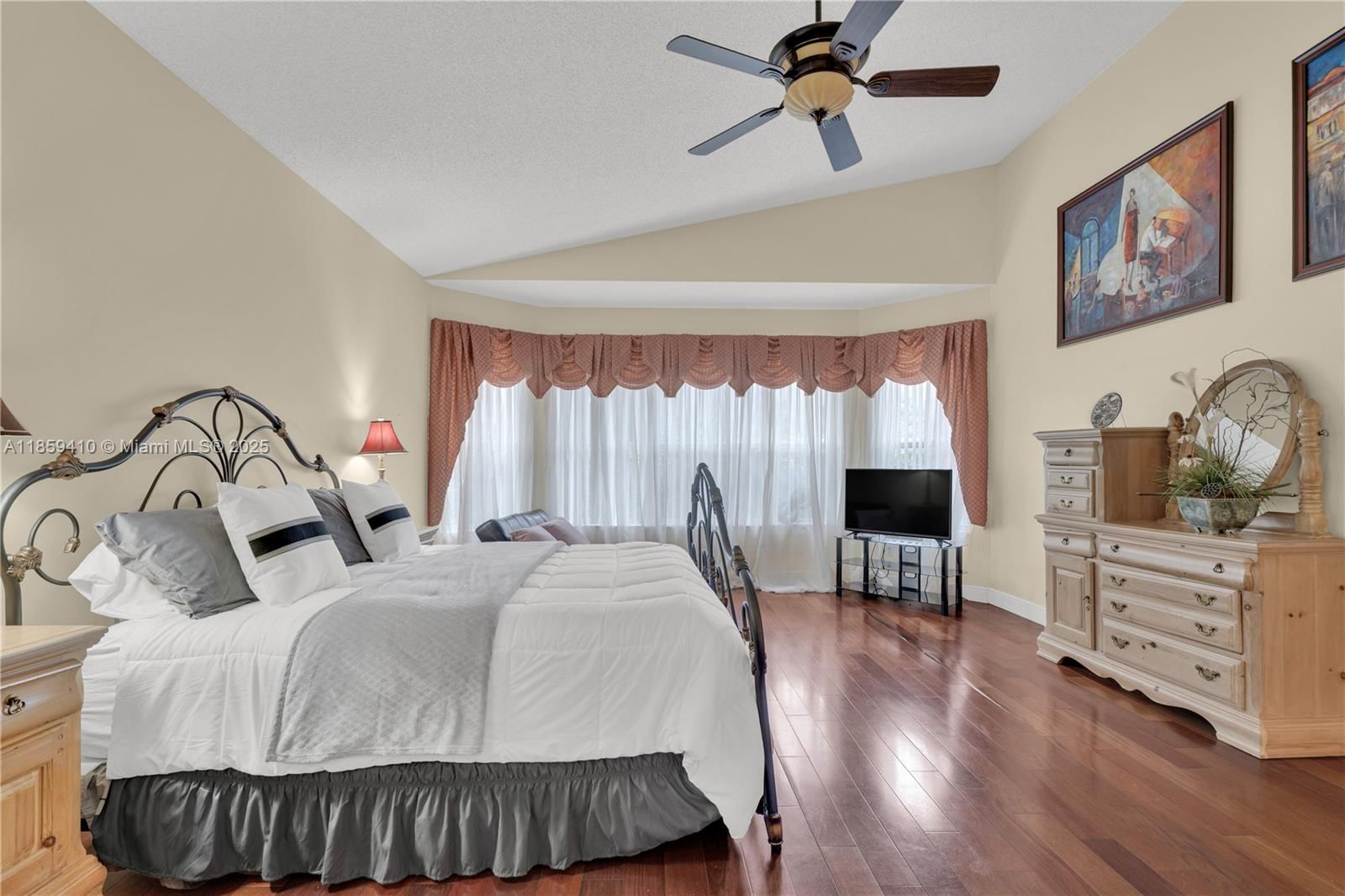 Real estate property located at 322 184th Way, Broward, Twin Acres, Pembroke Pines, FL
