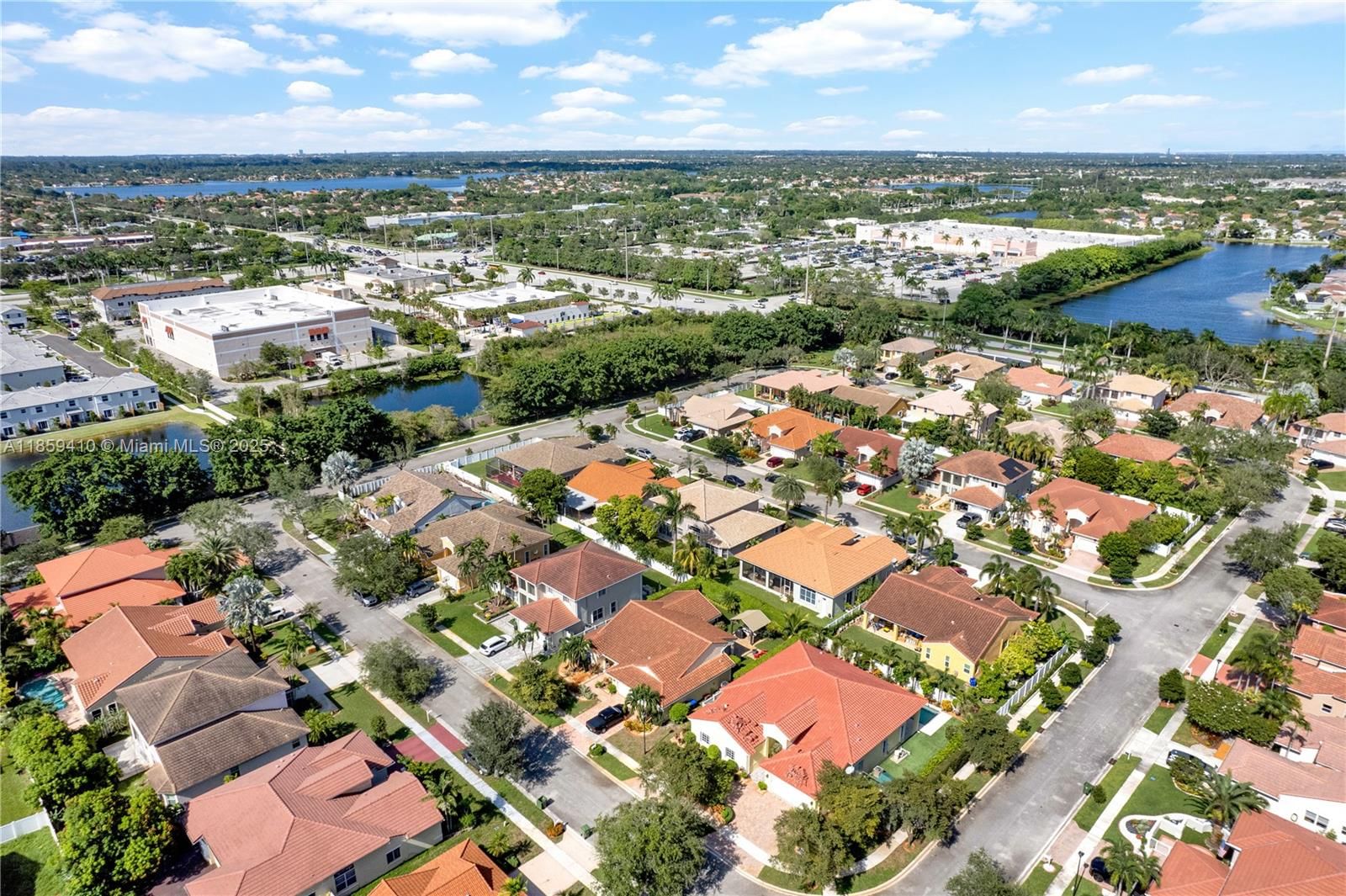 Real estate property located at 322 184th Way, Broward, Twin Acres, Pembroke Pines, FL
