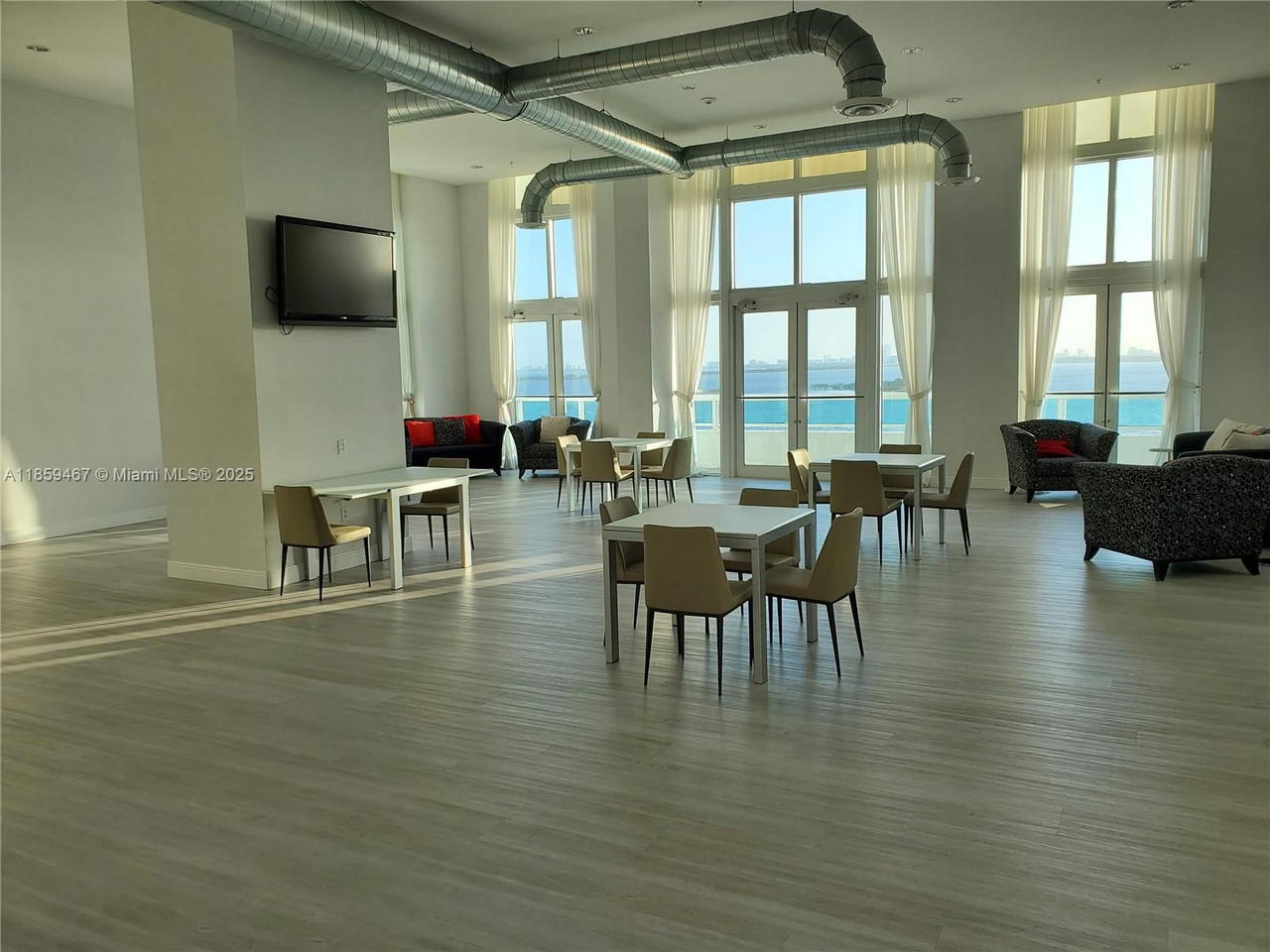 Real estate property located at 1800 Bayshore Dr #3704, Miami-dade, 1800 Club Condo, Miami, FL