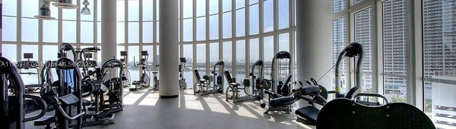 Real estate property located at 1800 Bayshore Dr #3704, Miami-dade, 1800 Club Condo, Miami, FL