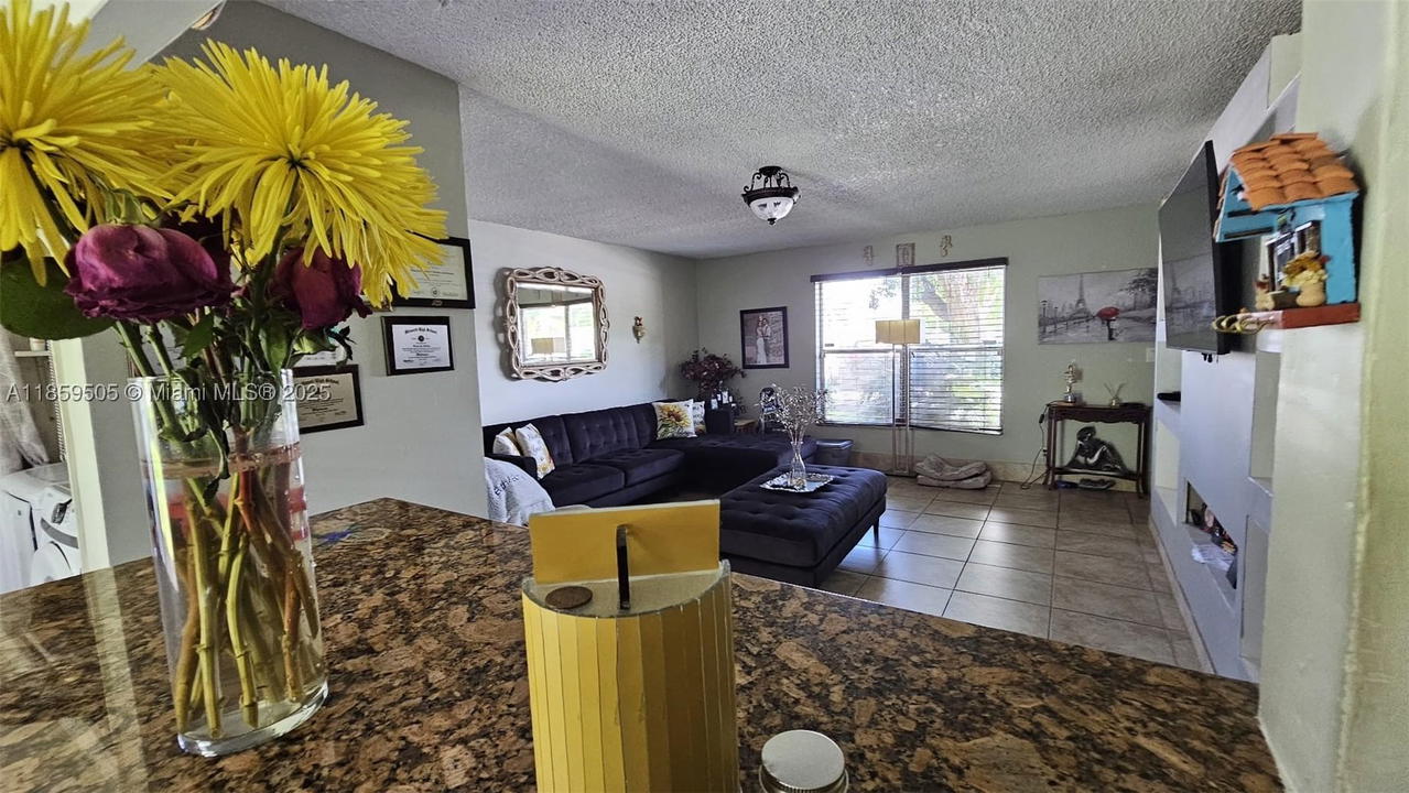 Real estate property located at 7501 Kimberly Blvd #104, Broward, Cross Briar I Condo, North Lauderdale, FL