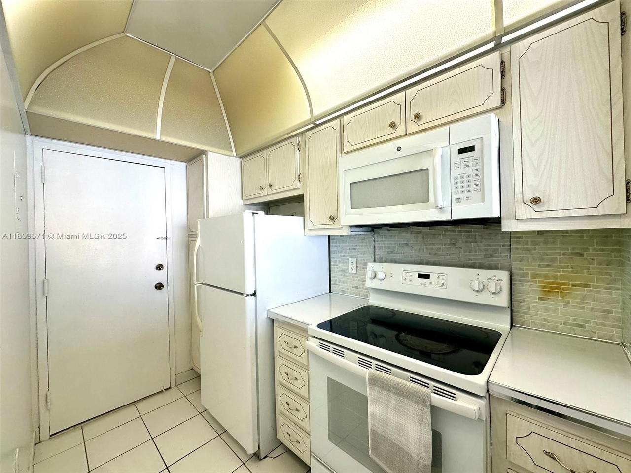 Real estate property located at 1965 Ocean Dr #10H, Broward, Hemispheres Condo, Hallandale Beach, FL