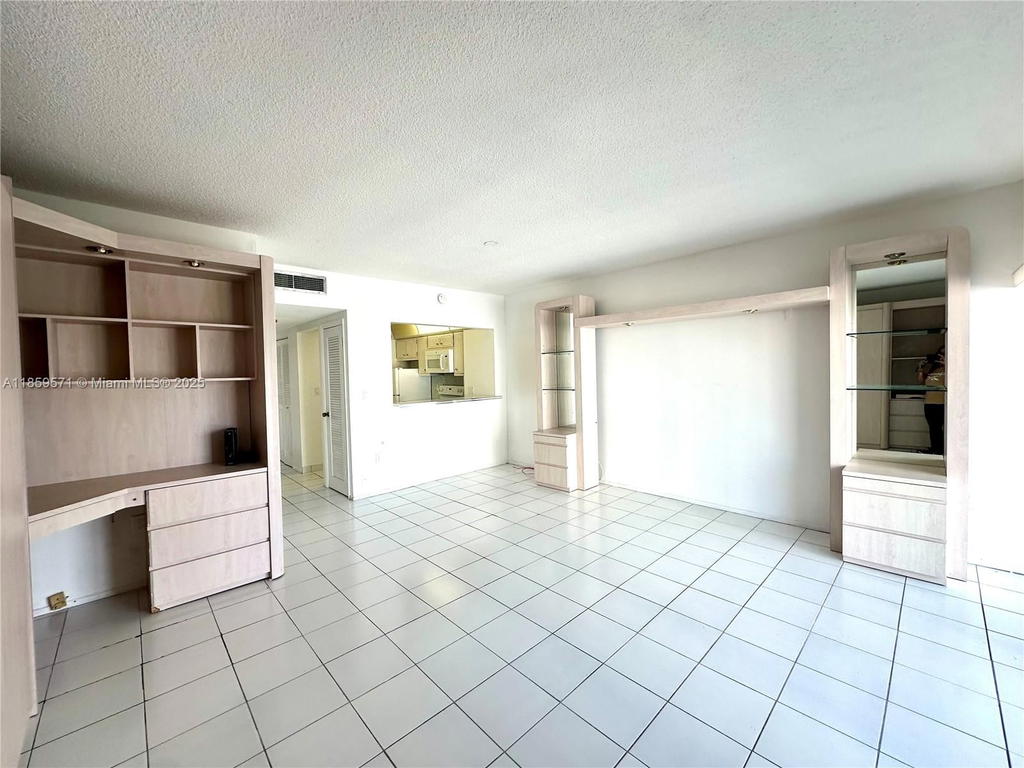 Real estate property located at 1965 Ocean Dr #10H, Broward, Hemispheres Condo, Hallandale Beach, FL