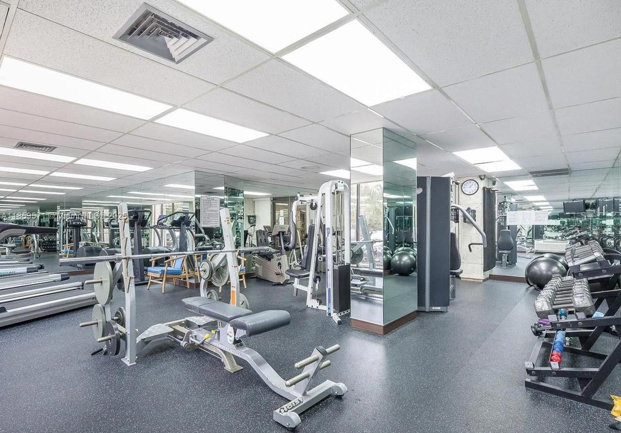 Real estate property located at 1965 Ocean Dr #10H, Broward, Hemispheres Condo, Hallandale Beach, FL