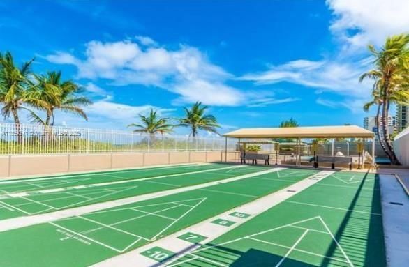 Real estate property located at 1965 Ocean Dr #10H, Broward, Hemispheres Condo, Hallandale Beach, FL