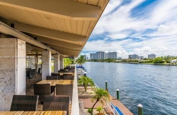 Real estate property located at 1965 Ocean Dr #10H, Broward, Hemispheres Condo, Hallandale Beach, FL
