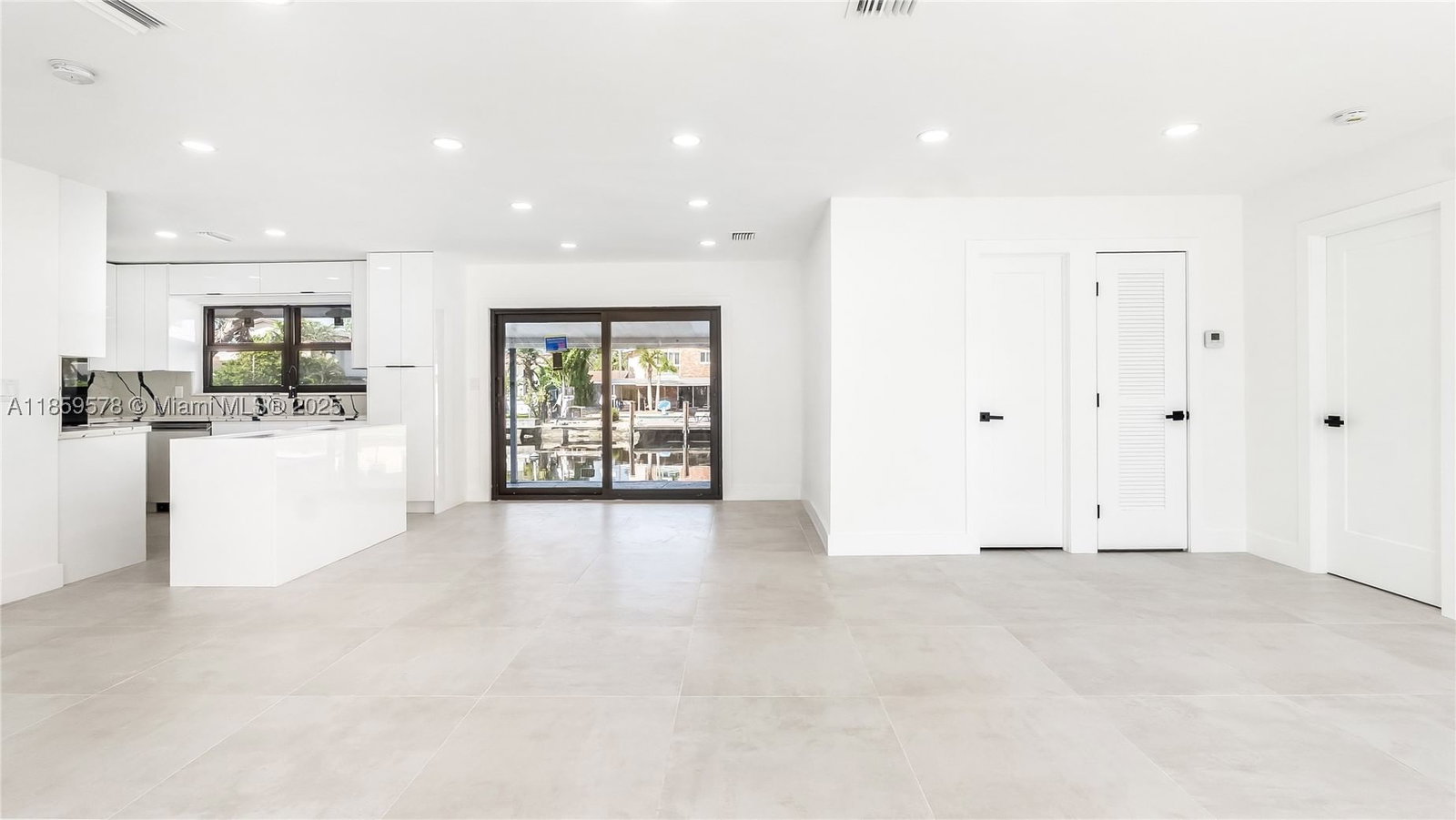 Real estate property located at 2417 18th Ave, Broward, Middle River Manor, Wilton Manors, FL