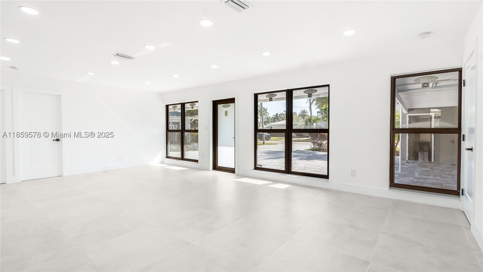 Real estate property located at 2417 18th Ave, Broward, Middle River Manor, Wilton Manors, FL