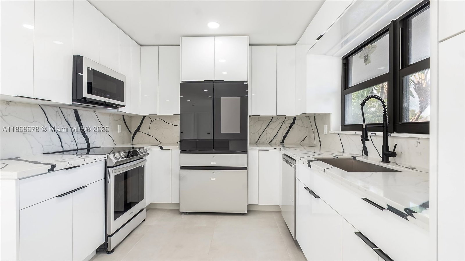 Real estate property located at 2417 18th Ave, Broward, Middle River Manor, Wilton Manors, FL
